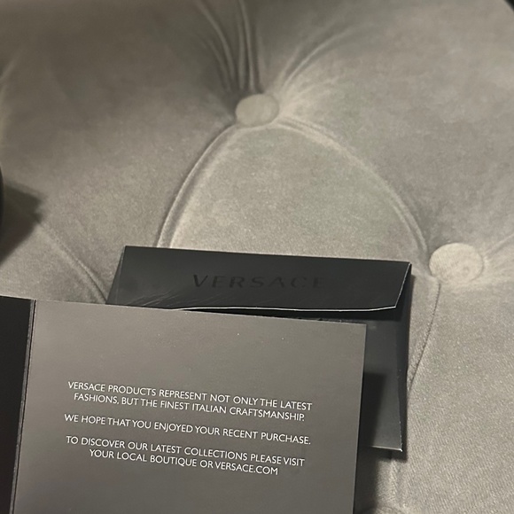 Versace Le Greca Signature Shoulder Bag - Picture 7 of 7